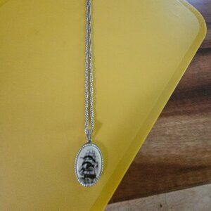 vintage Sarah Coventry 1975 legend sea ship pendant with chain